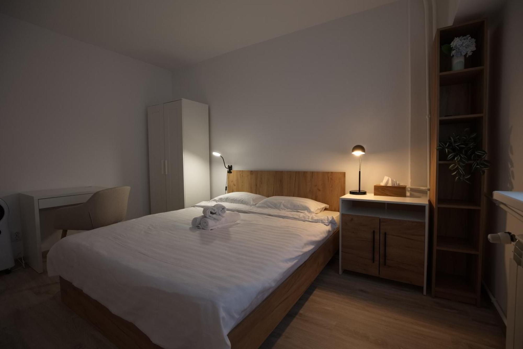 Minerva Studio Craiova Apartment ภายนอก รูปภาพ