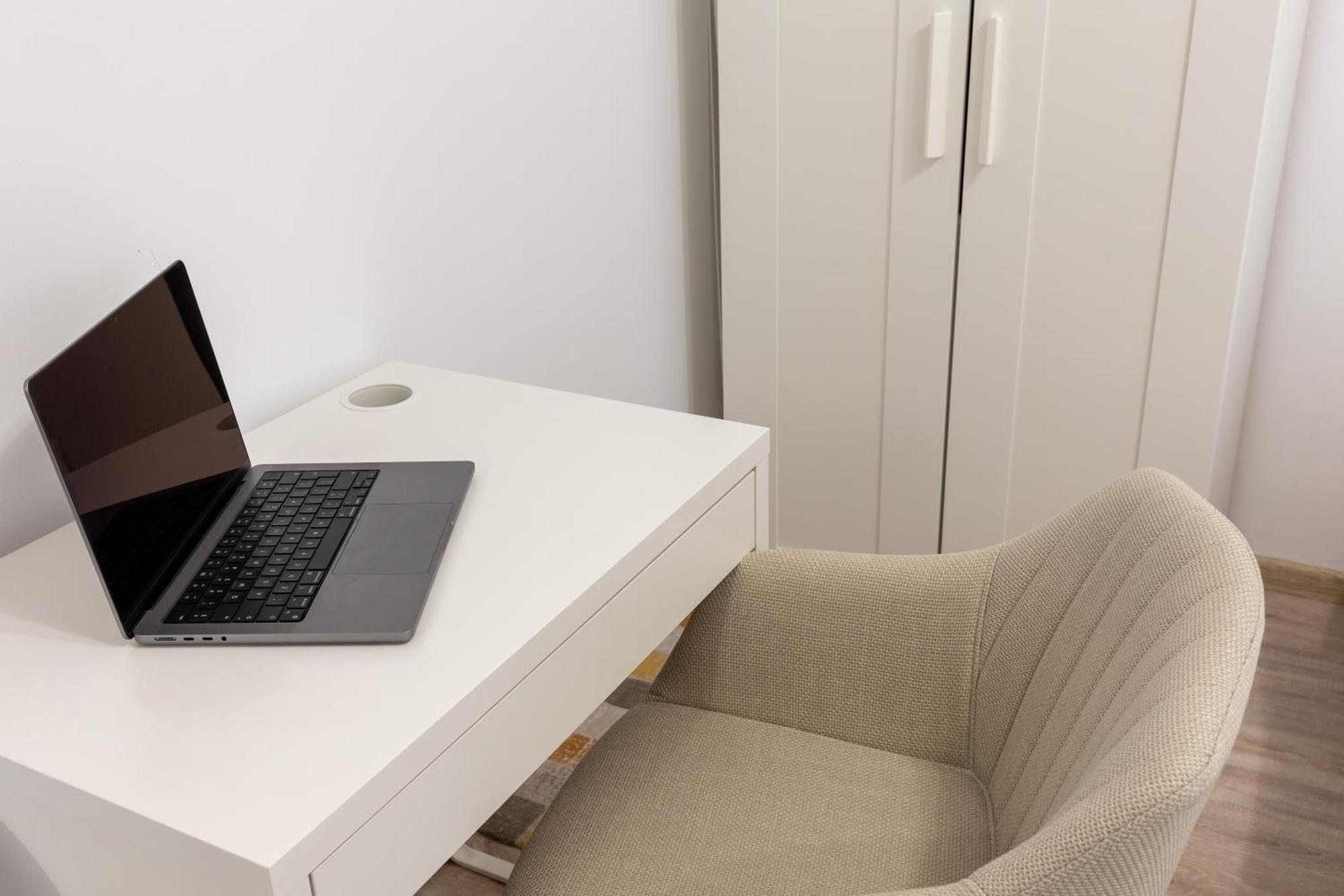 Minerva Studio Craiova Apartment ภายนอก รูปภาพ