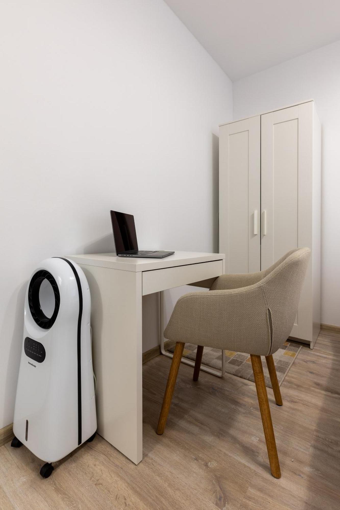 Minerva Studio Craiova Apartment ภายนอก รูปภาพ