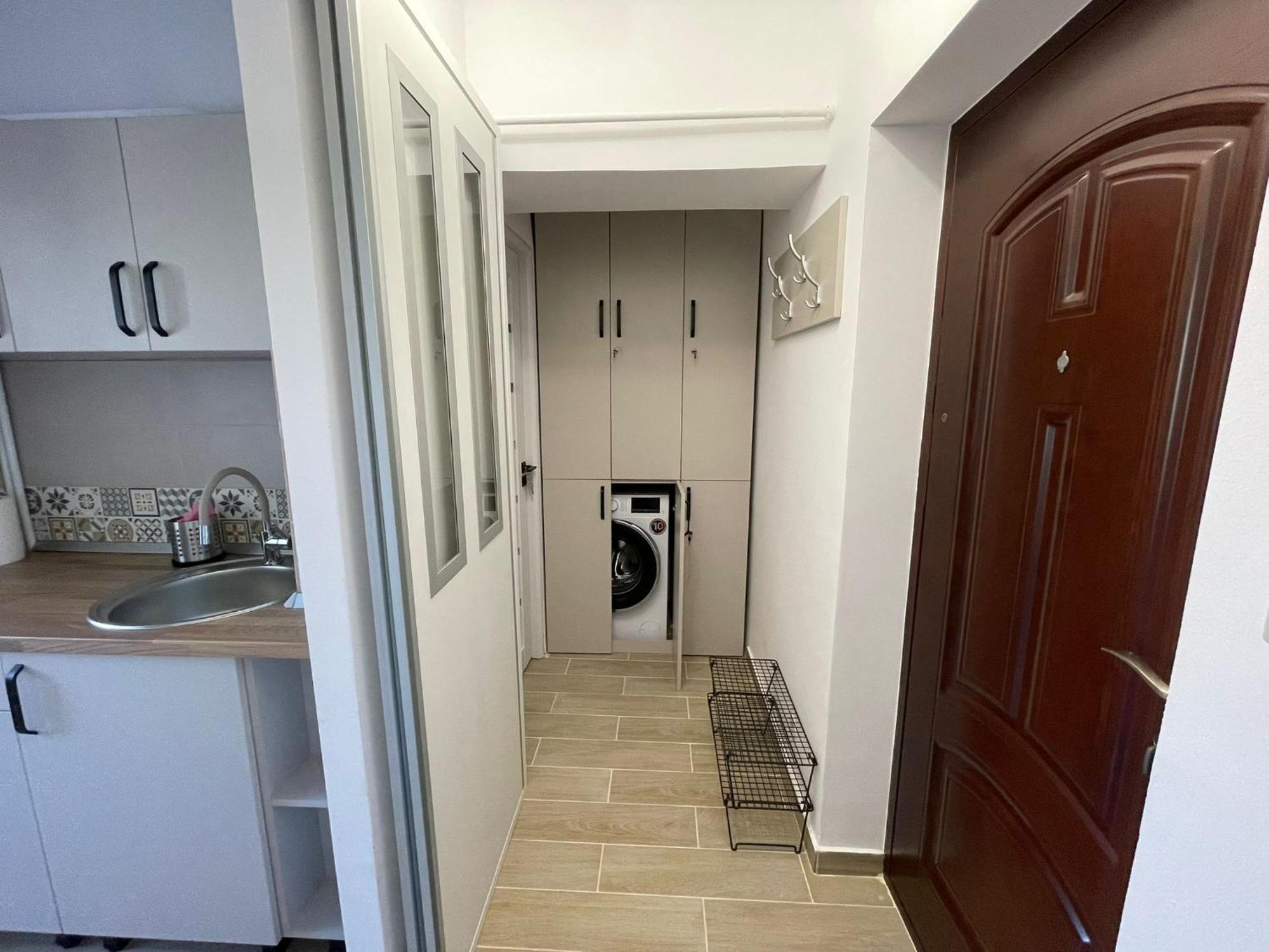 Minerva Studio Craiova Apartment ภายนอก รูปภาพ